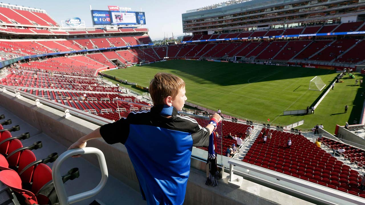 49ers hold first camp practice at Levi's Stadium